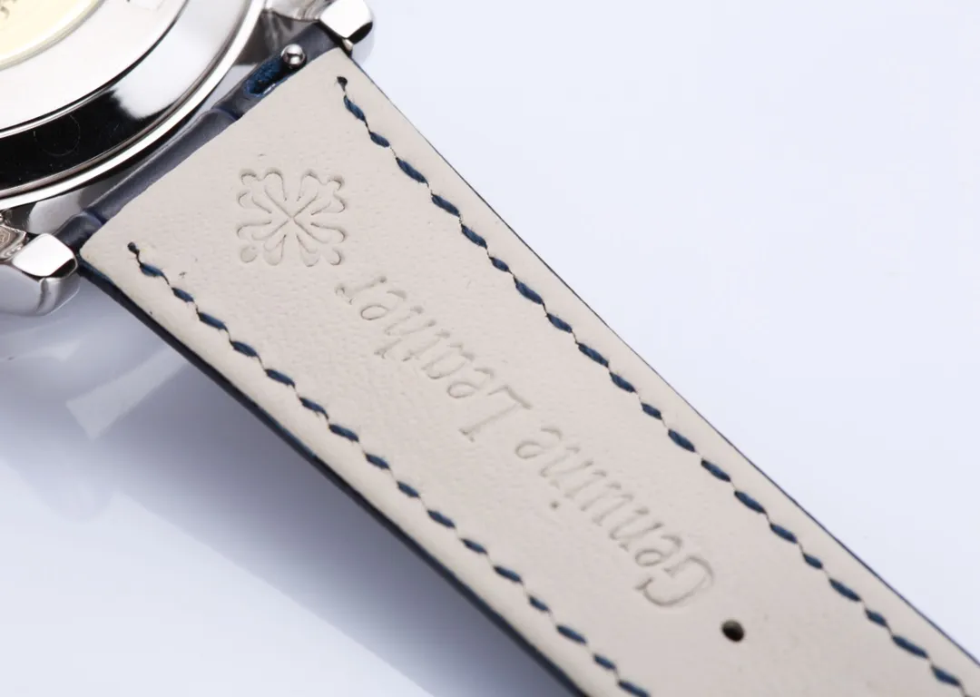 【High-end replica】💰1720! 【Top replica】💰4500! Patek Philippe Starry Sky upgraded and revised version V3 is officially launched. This version corrects the "clockwise" calendar direction consistent with the official version, adds a diamond-set version of the buckle, and tool-free disassembly and assembly of the belt. Text: Patek Philippe 6102 | 6104 Super Complication Series/Geneva Sky Series, have you ever imagined wearing the starry sky on your wrist? This starry sky watch has a unique astrological function. You can enjoy the Geneva sky map on the dial. The blue letters are matched with the 18K real gold-plated moon phase, which is consistent with the original. The black letters are matched with the enamel white moon phase, which is consistent with the original. It took 30 months to carefully build. It uses the original imported Miyota fully automatic mechanical movement modified 324S. The 6 o'clock position on the side of the case It uses imported Swarovski natural rhinestones and an original 18K gold automatic hammer. The moon on the dial will automatically change according to the full moon and eclipse of the moon in the sky. The glass is processed with advanced technology. The micro-arch shape allows the glass to refract light and have a stronger three-dimensional effect, making the dial look more transparent. Men’s ultimate dream is to have the king of watches in hand. Nothing else! (Focus on original new machines) Focus is an attitude, produced by JH!